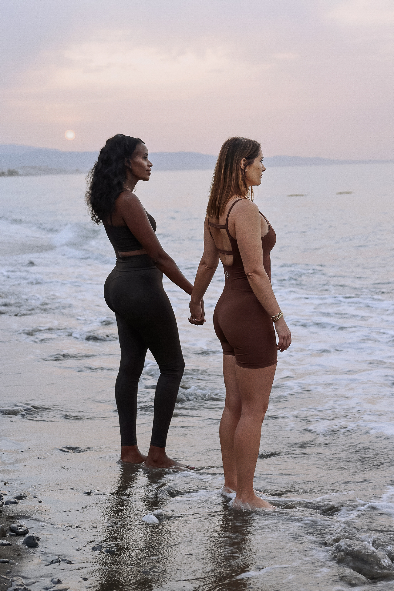 L'Essor — poetic stillness by the sea