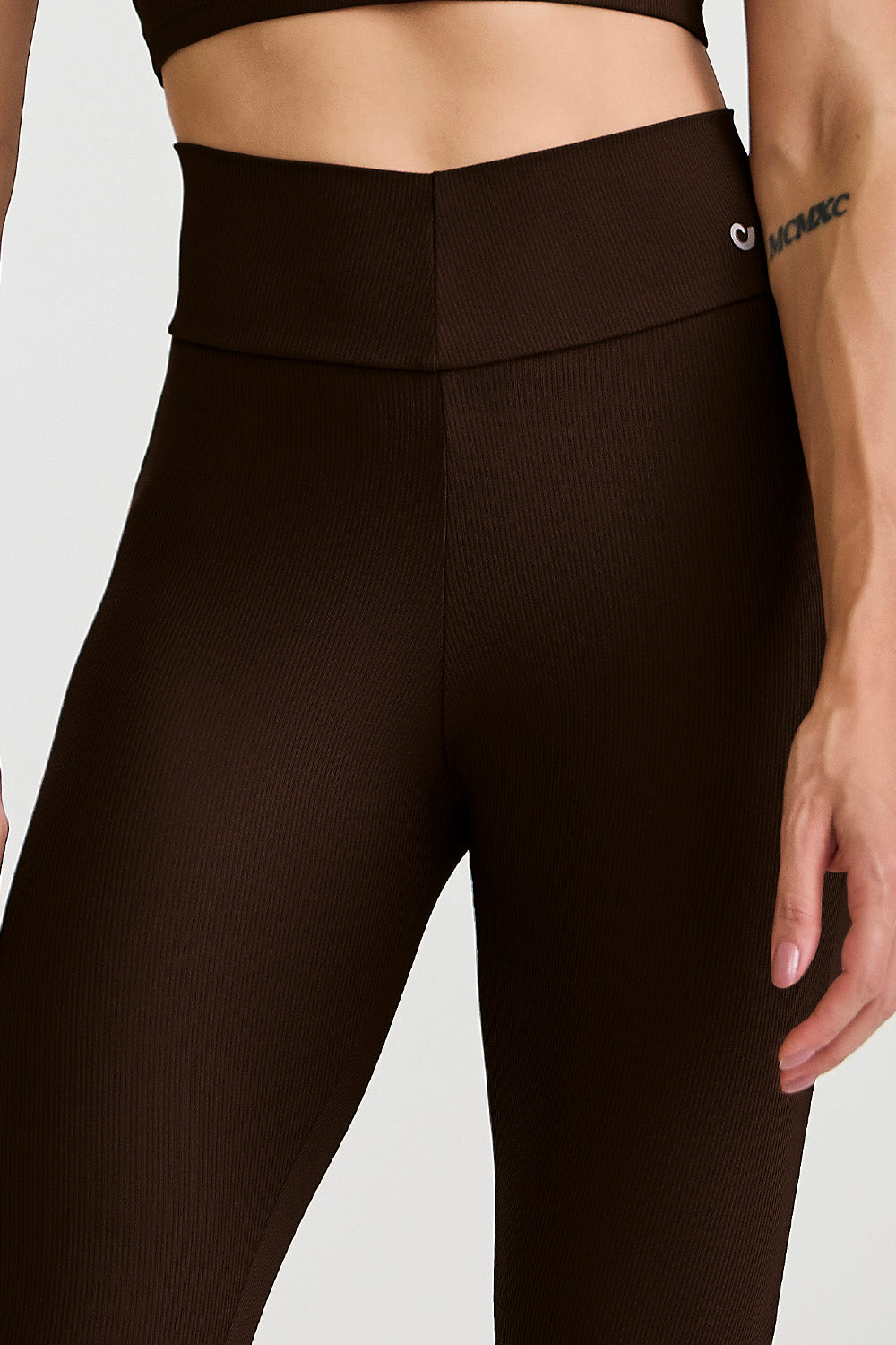 Ribbad shaping tights med butt lift-effekt brun