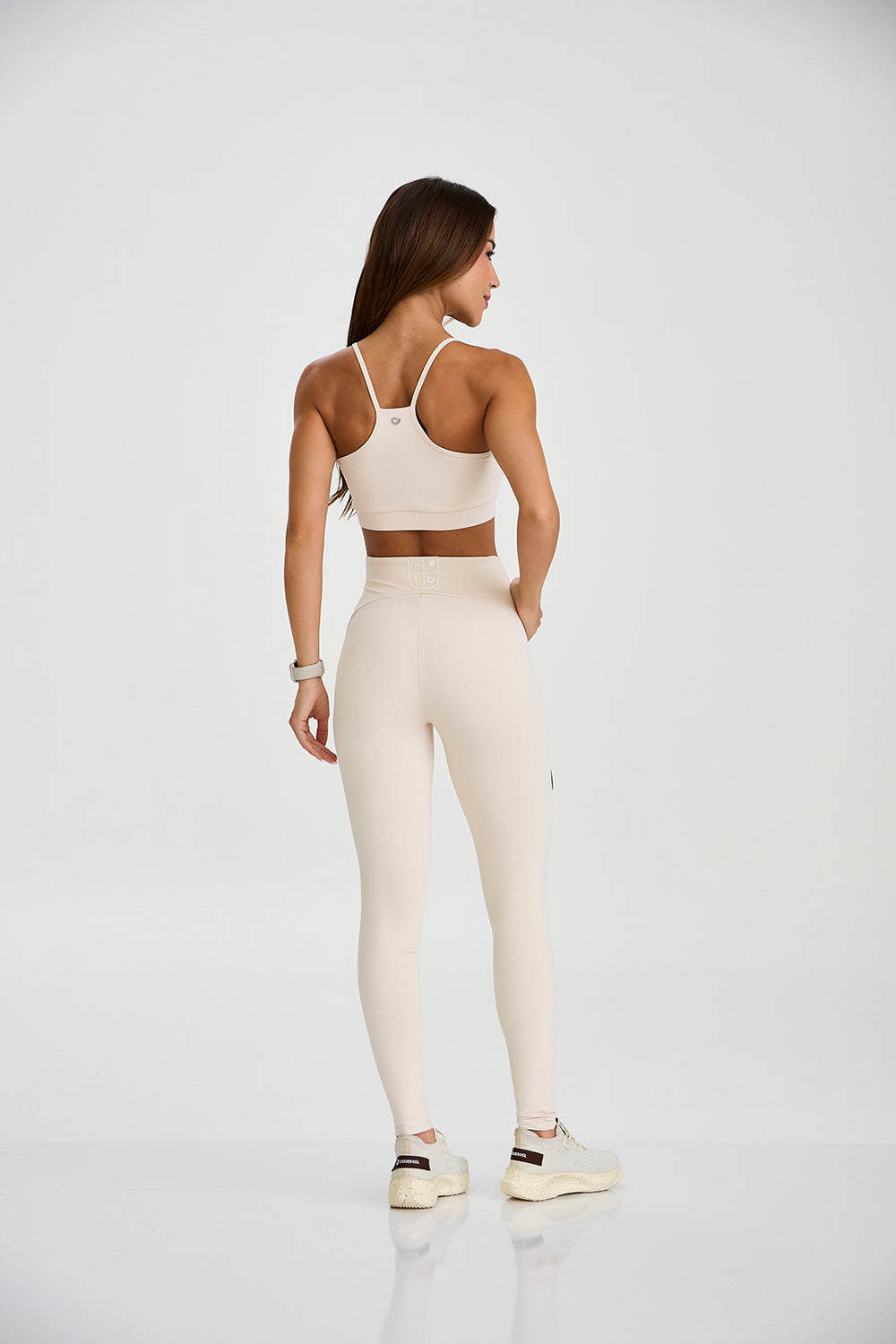 Kommer snart – Thin-Strap Protection Top off- white